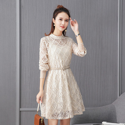 Κομψό δαντελωτό γυναικείο φόρεμα με κεντήματα και διακοσμητική ζώνη σε τρία χρώματα