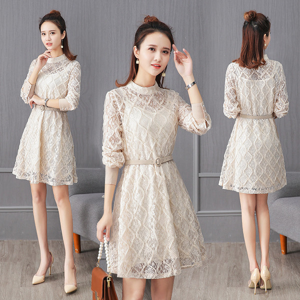 Κομψό δαντελωτό γυναικείο φόρεμα με κεντήματα και διακοσμητική ζώνη σε τρία χρώματα