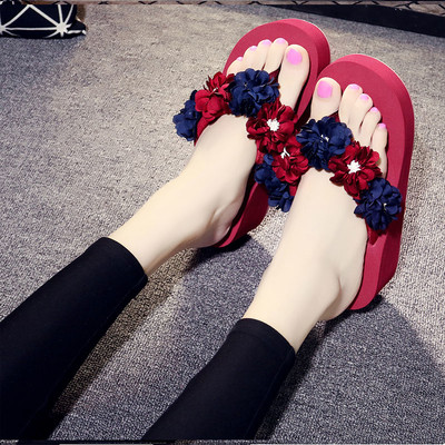 Περιστασιακές γυναίκες παντόφλες ο σε 3D πλατφόρμα διακόσμησης