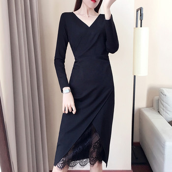 Αθλητικό κομψό γυναικείο μακρύ φόρεμα με V-λαιμό και δαντέλα σε μαύρο χρώμα