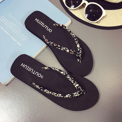 Casual γυναικείες παντόφλες σε πλατφόρμα με λεπτούς ιμάντες στο δάχτυλο