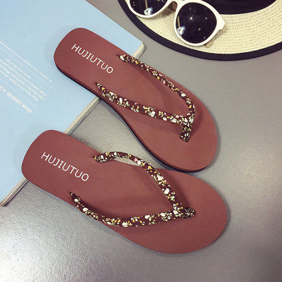 Casual γυναικείες παντόφλες σε πλατφόρμα με λεπτούς ιμάντες στο δάχτυλο