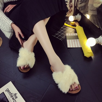 Modern női papucs kétféle bolyhos modellben