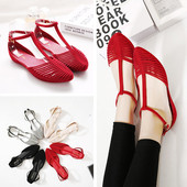 Női modern szandál több színben, alacsony talpon bokapánttal