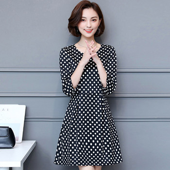 Μοντέρνο γυναικείο φόρεμα με δαντέλα σε σχήμα O σε μαύρο χρώμα