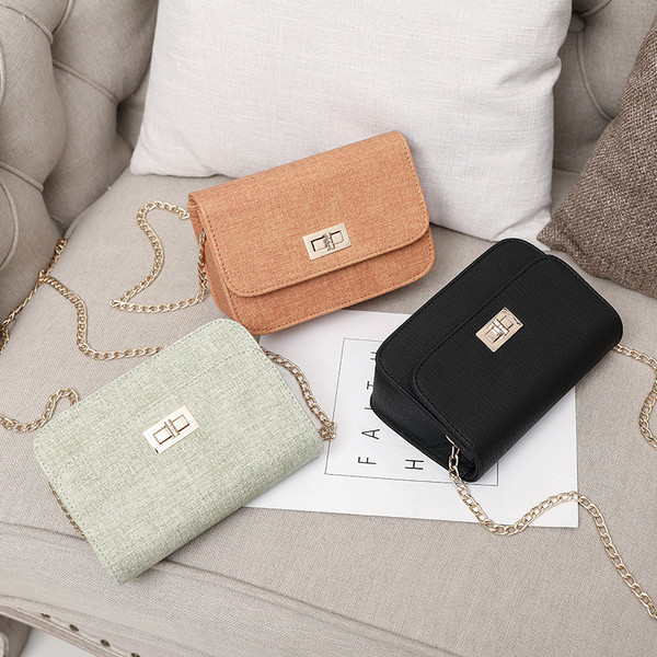 Geanta de dama moderna cu inchizatoare metalica cu maner lung metalic in trei culori