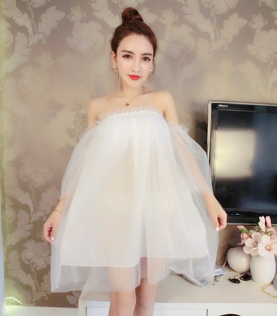 Finom női rövid ruha tüllből szabad fazonban és ejtett vállú három színben