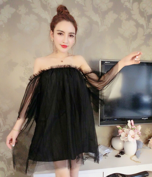 Finom női rövid ruha tüllből szabad fazonban és ejtett vállú három színben