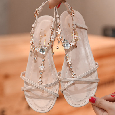 Κομψά γυναικεία σανδάλια με ιμάντες και διακοσμητικά στρας