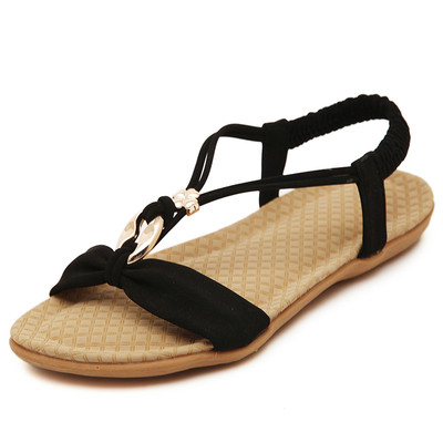 Γυναικεία σανδάλια με λουράκι στο αστραγάλου και μεταλλικά στοιχεία