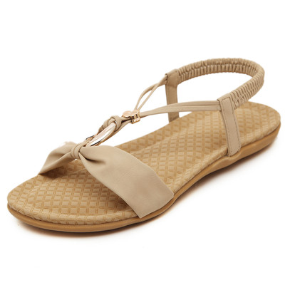 Γυναικεία σανδάλια με λουράκι στο αστραγάλου και μεταλλικά στοιχεία