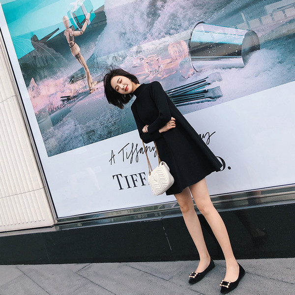 Απλό γυναικείο, καθημερινό, κοντό  freestyle φόρεμα σε μαύρο χρώμα