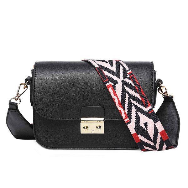 Stílusos női táska fém csattal, hosszú füllel fekete és piros színben