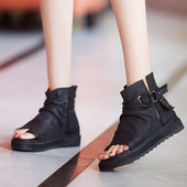 Sandale de damă deasupra gleznei cu degete deschise și talpă plată