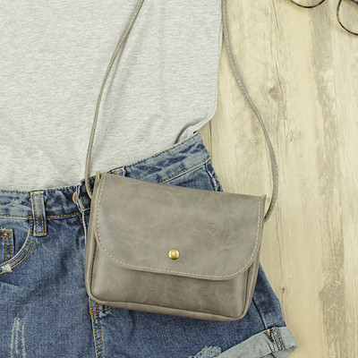 Καθημερινή γυναικεία τσάντα από οικολογικό δέρμα με μεγάλη λαβή σε διάφορα χρώματα