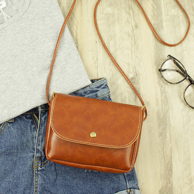 Καθημερινή γυναικεία τσάντα από οικολογικό δέρμα με μεγάλη λαβή σε διάφορα χρώματα