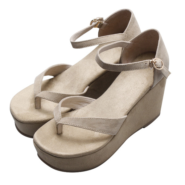 Sandale elegante de damă peste degete pe platformă și cu cureaua reglabilă