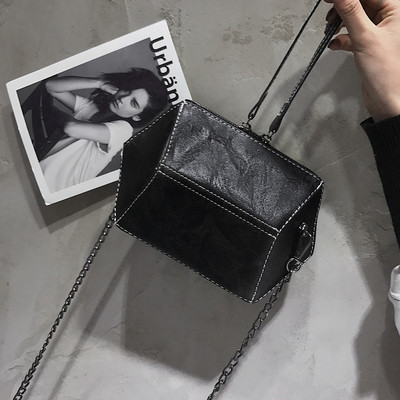 Μοντέρνα γυναικεία τσάντα με σχήμα κέλυφος σε διάφορα χρώματα