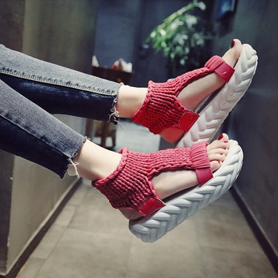 Дамски модерни сандали с плетиво с равна подметка