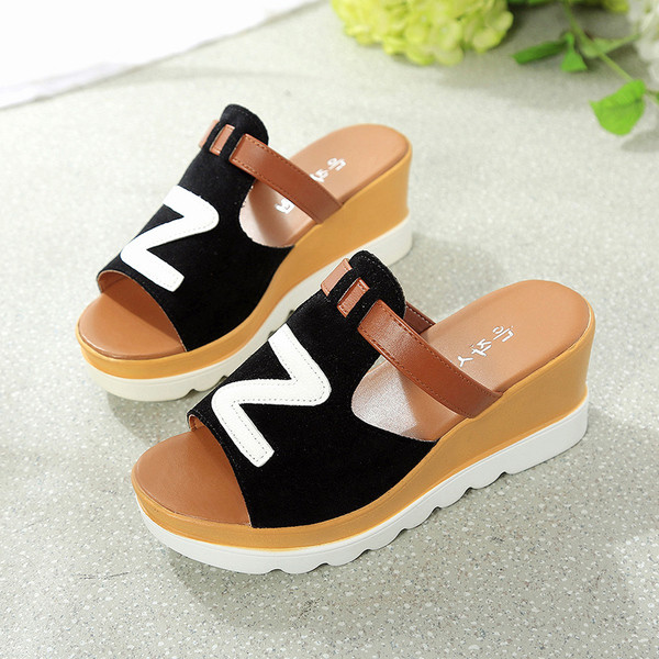 Papuci casual dama in mai multe culori pe o platforma cu curea lata