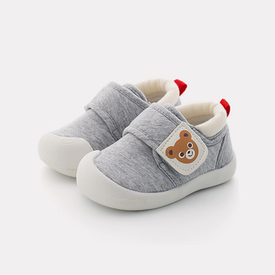 Sport és alkalmi gyerekcipő lányoknak matricával és mini mackó rátéttel több színben