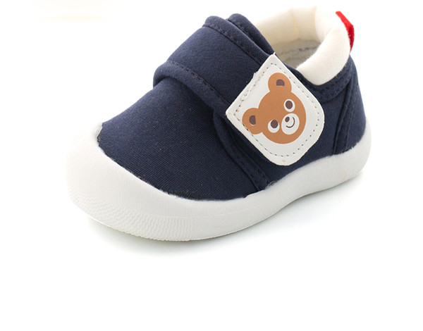 Sport és alkalmi gyerekcipő lányoknak matricával és mini mackó rátéttel több színben