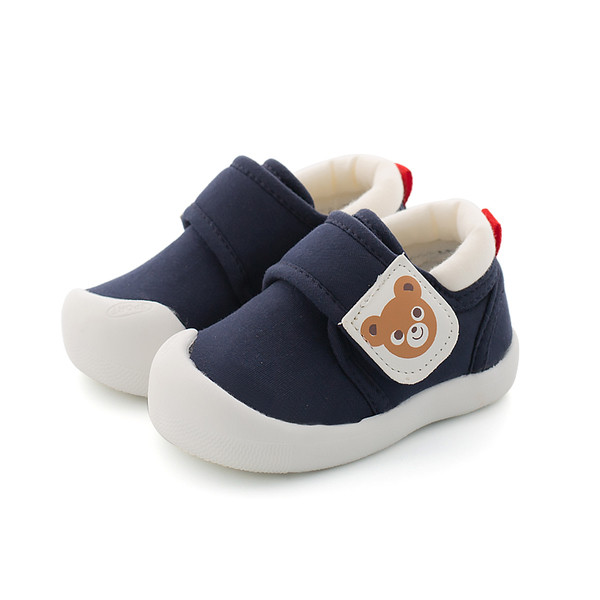 Sport és alkalmi gyerekcipő lányoknak matricával és mini mackó rátéttel több színben