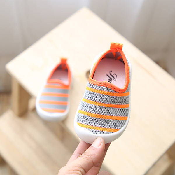 Alkalmi gyerek kényelmes csíkos cipő fiúknak és lányoknak különböző színekben