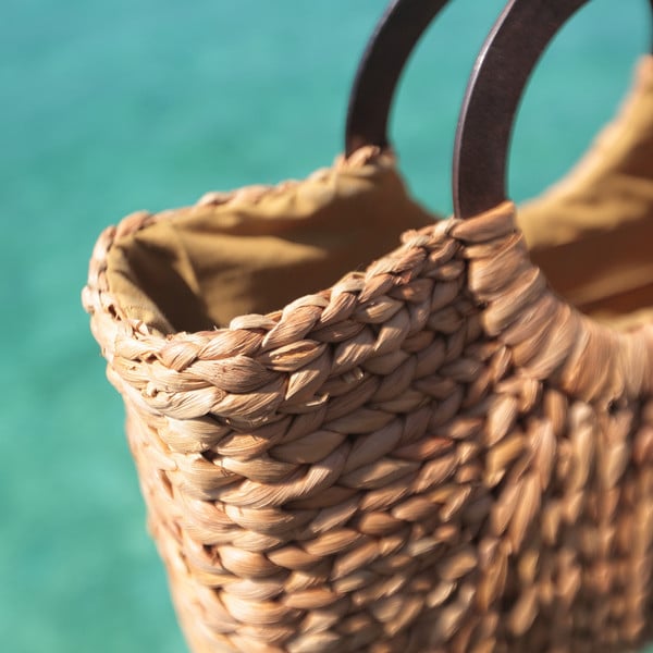 Γυναικεία τσάντα κατάλληλη για την παραλία με στρογγυλές λαβές