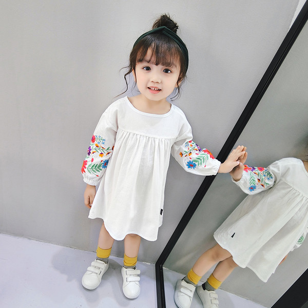 Hímzéssel bő testű, alkalmi gyerekruha lányoknak