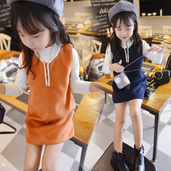 Lányoknak készült ruha O-nyakkivágással, két színben és gyöngyökkel