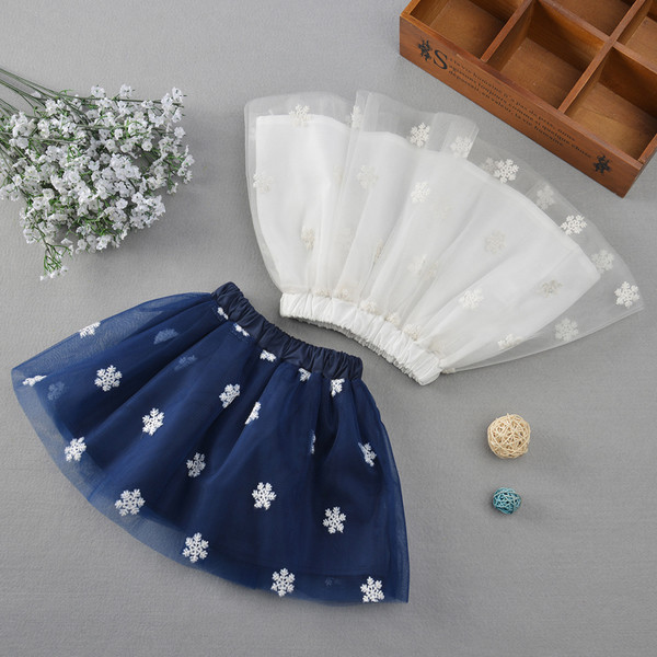 Nyári gyermekszoknya gumírozott derékkal, két színben virágos motívumokkal