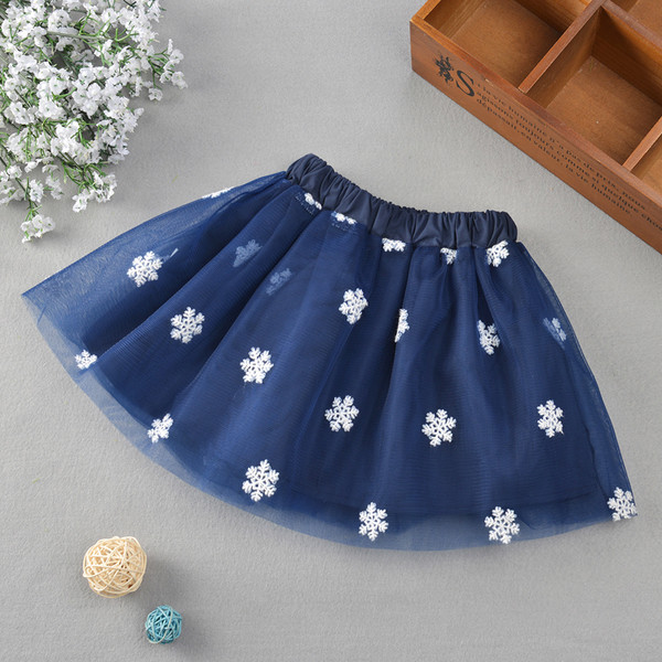 Nyári gyermekszoknya gumírozott derékkal, két színben virágos motívumokkal