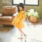 Gyermek sportruha nagy, feliratos kapucnival és elülső zsebbel