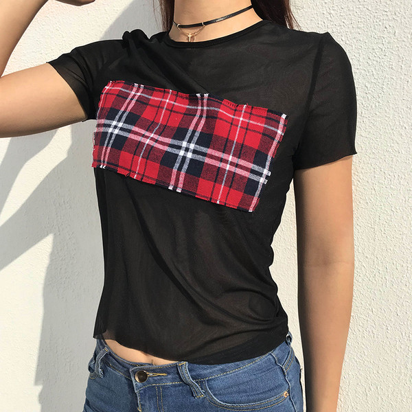 Stílusos női átlátszó póló fekete színben motívummal