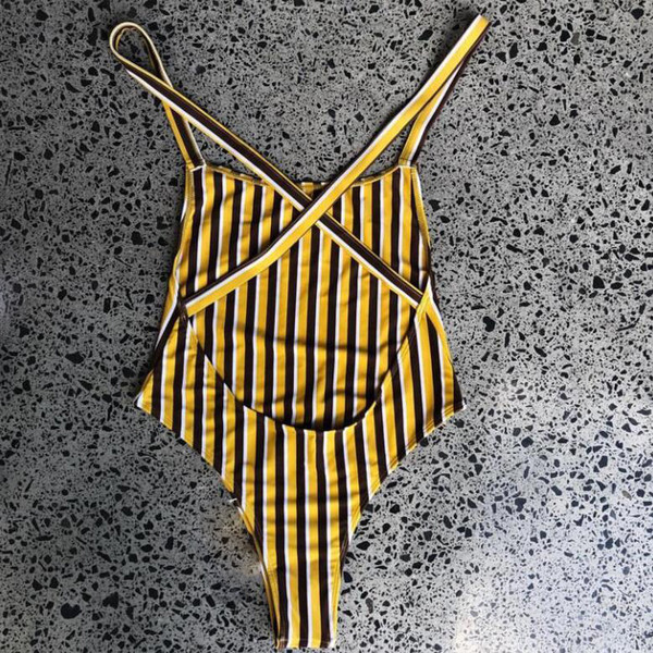 Női teljes fürdőruha csupasz háttal, sárga csíkos színben