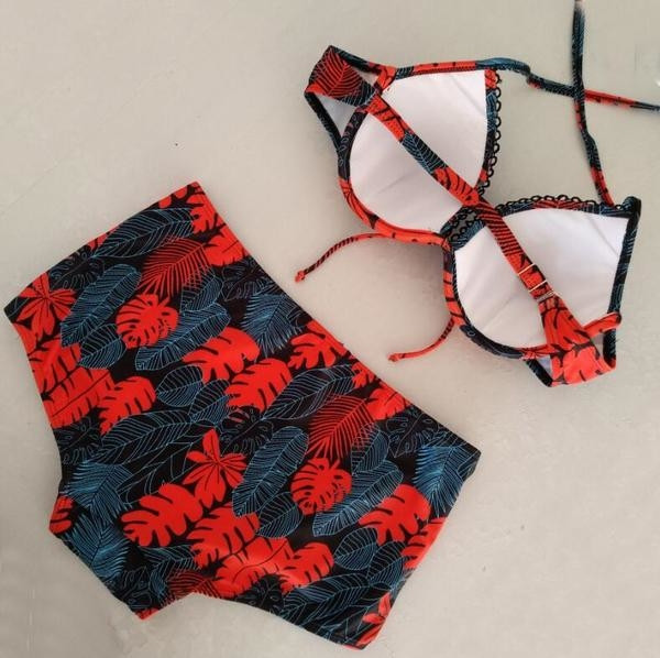 Női fürdőruha két részből áll - magas derekú bikini és párnázott felső