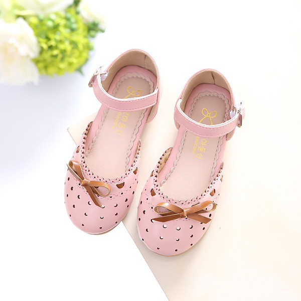 Stílusos alkalmi szandál lányoknak - két modell