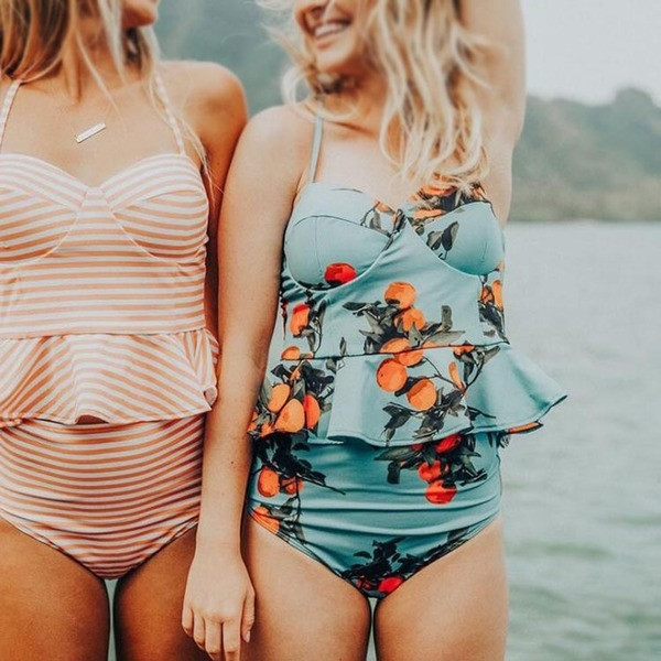 Női teljes öltöny két modellben, vékony pántokkal