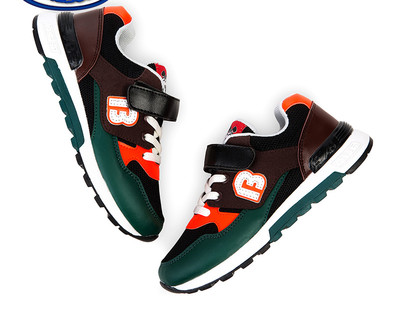 Αθλητικά παιδικά  πάνινα παπούτσια σε διάφορα χρώματα με λουράκια βελκρό και κορδόνια 