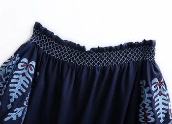 Κομψό γυναικείο φόρεμα  με γυμνούς ώμους με 3/4 μανίκια σε σκούρο μπλε χρώμα