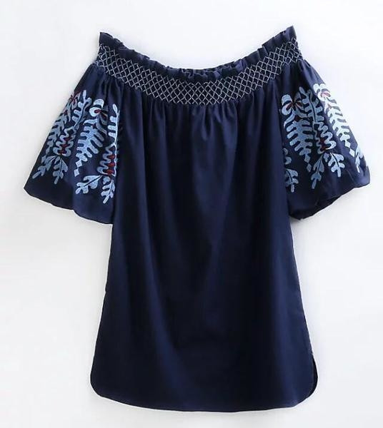 Κομψό γυναικείο φόρεμα  με γυμνούς ώμους με 3/4 μανίκια σε σκούρο μπλε χρώμα