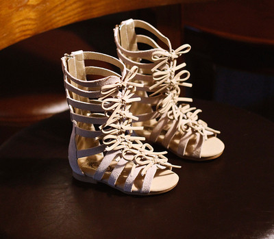 Κομψά σανδάλια για κορίτσια με κορδέλες ρωμαϊκού στυλ - τρία χρώματα