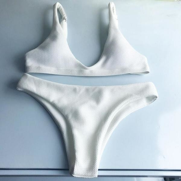 Stílusos egyszerű fürdőruha hölgyeknek három színben