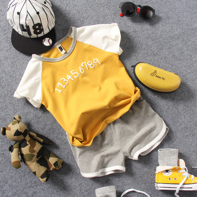 Παιδικό αθλητικό σετ του καλοκαιριού με δύο μέρη - T-shirt και σορτς