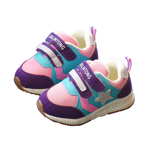 Μοντέρνα πολύχρωμα αθλητικά παπούτσια για τα κορίτσια, κατάλληλα για καθημερινή ζωή με τρία χρώματα