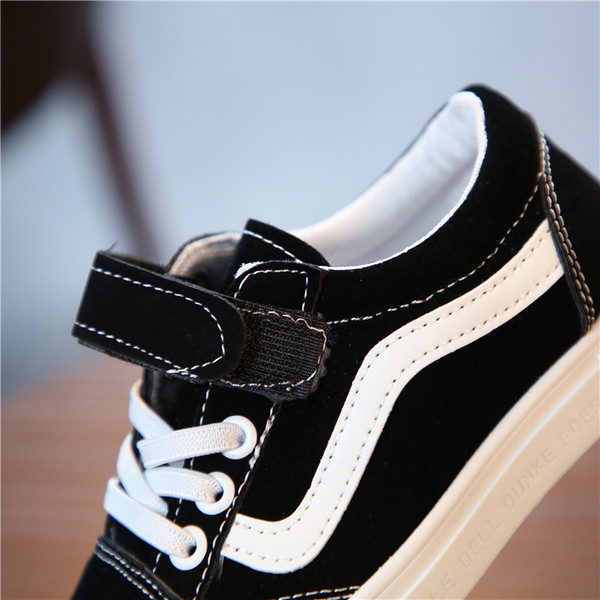 Casual Unisex παιδικά αθλητικά παπούτσια Unisex με ίσια σόλα, σύνδεσμοι και μοτίβο σε μαύρο χρώμα