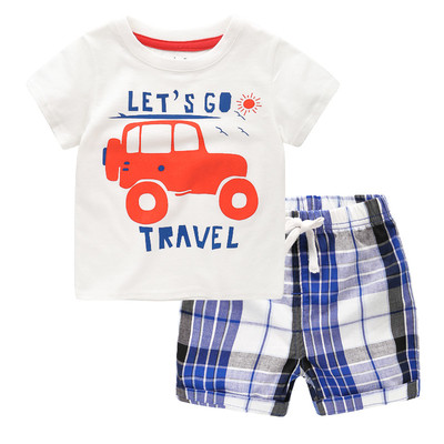 Két részből álló sport- és hétköznapi szett - kockás nadrág és póló különféle alkalmazásokkal