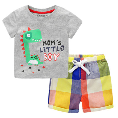 Két részből álló sport- és hétköznapi szett - kockás nadrág és póló különféle alkalmazásokkal