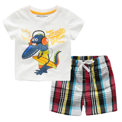 Két részből álló sport- és hétköznapi szett - kockás nadrág és póló különféle alkalmazásokkal